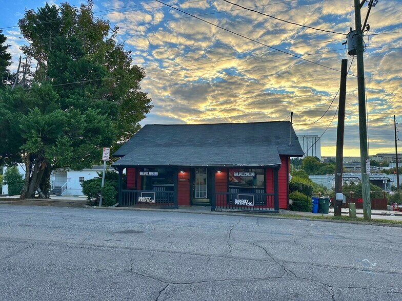 More Photos Of 722 N West St, Raleigh Bar For Lease