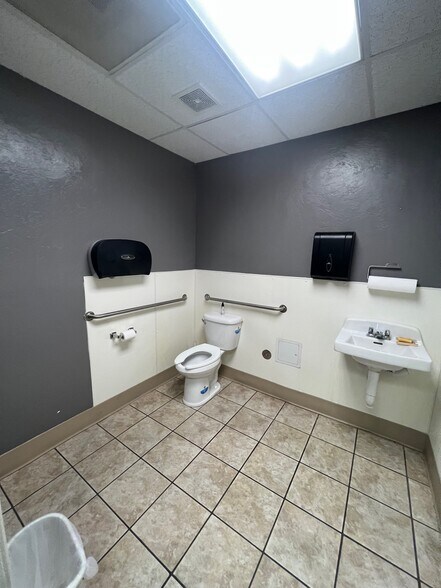 More Photos Of 1232-1236 E Fry blvd, Sierra Vista Medical For Lease