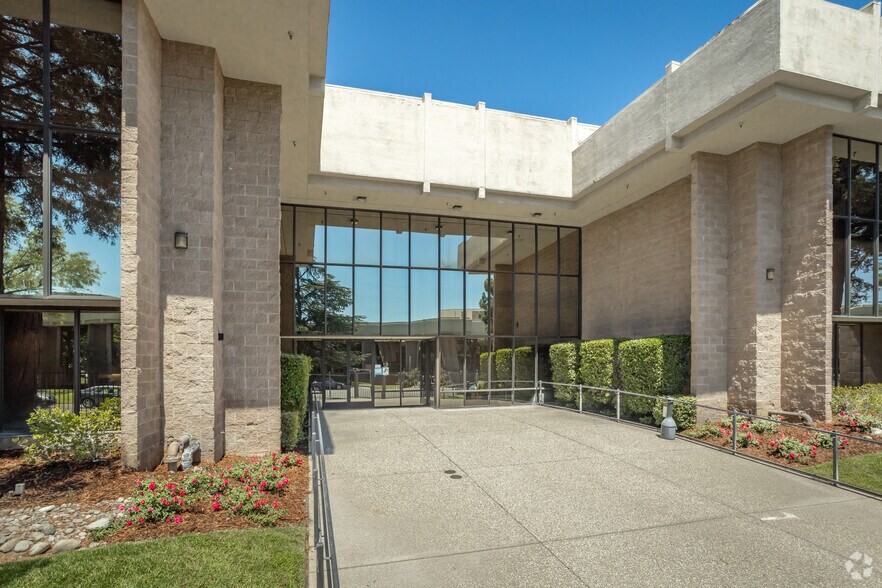 More Photos Of 2005 Evergreen St, Sacramento Office For Lease