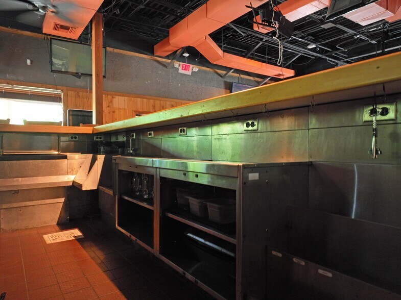 More Photos Of 5195 Fernandina Rd, Harbison Restaurant For Sale