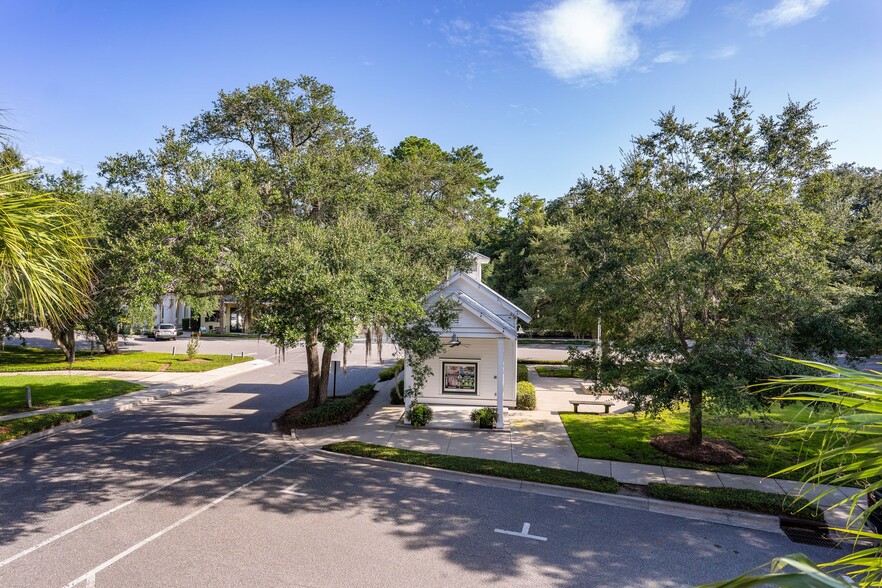 More Photos Of 12 Celadon Dr, Beaufort Storefront Retail Office For Lease
