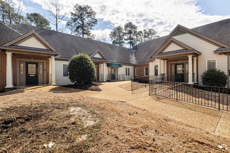More Photos Of 477 McLaws Cir, Williamsburg Medical For Lease