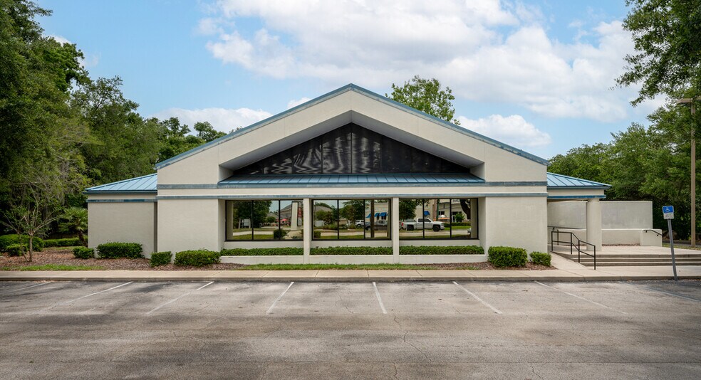 More Photos Of 201 S Nova Rd, Ormond Beach Bank For Lease