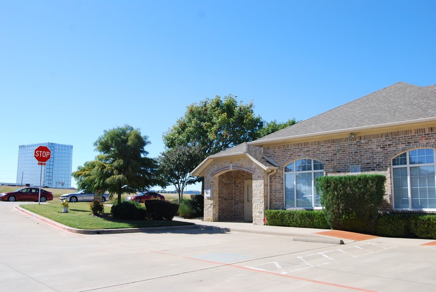 Primary Photo Of 5850 Town & Country Blvd, Frisco Medical For Lease