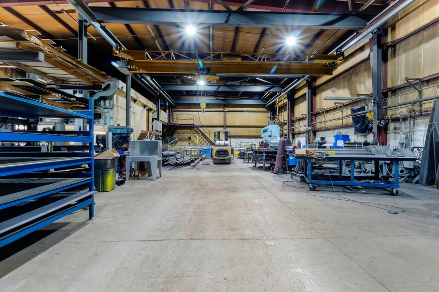 More Photos Of 722 Ketcham St, Indianapolis Warehouse For Sale