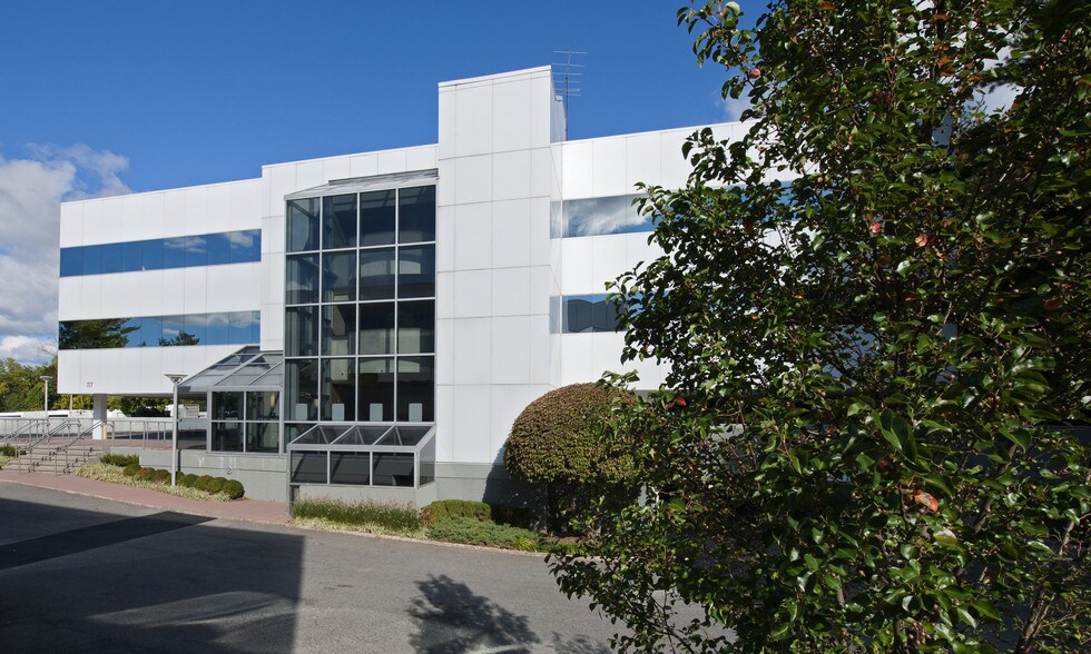 More Photos Of 117 E Stevens Ave, Valhalla Office For Lease