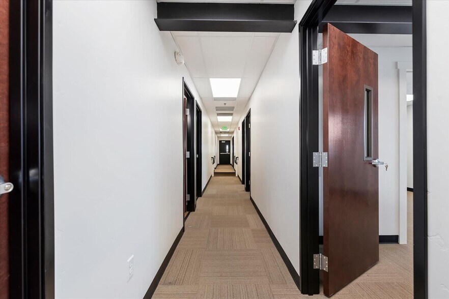 More Photos Of 2945 Badger Dr, Nampa Flex For Lease