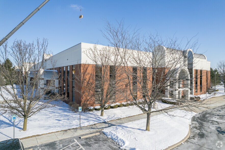 More Photos Of 1740 Indian Wood Cir, Maumee Research And Development For Lease