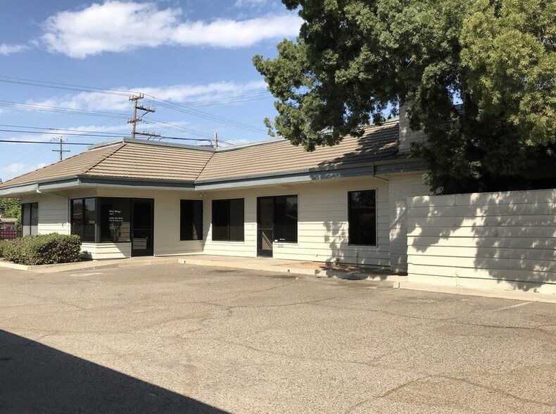 More Photos Of 445 W Dakota Ave, Fresno Office Residential For Sale