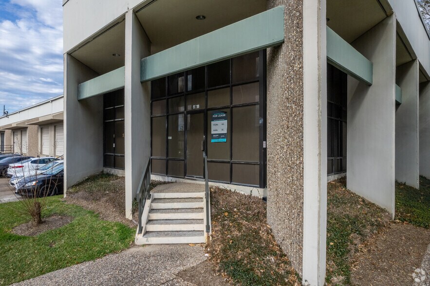 More Photos Of 9200-9230 Baythorne Dr, Houston Unknown For Lease