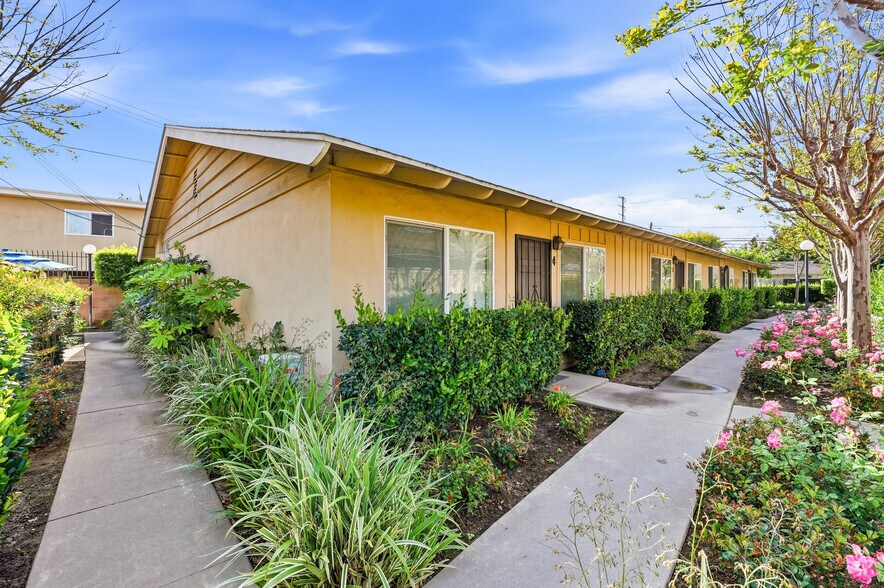 More Photos Of 3221 W Ball Rd, Anaheim Apartments For Sale