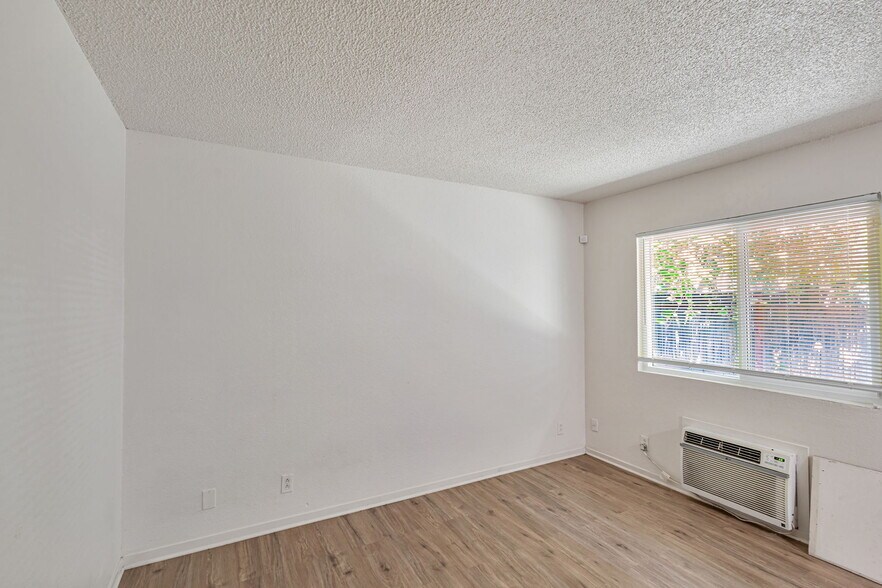 More Photos Of 360 N Calaveras St, Fresno Apartments For Sale