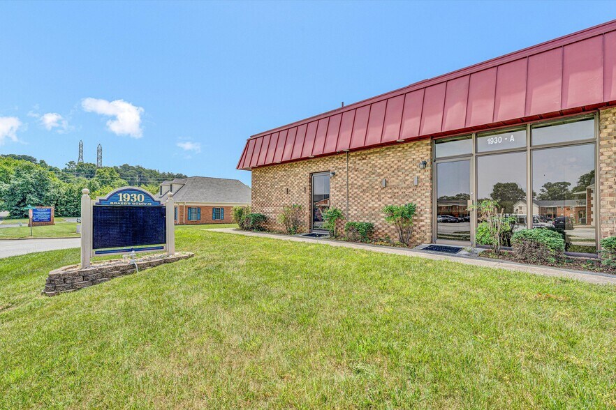 More Photos Of 1930 Braeburn Dr, Salem Medical For Sale