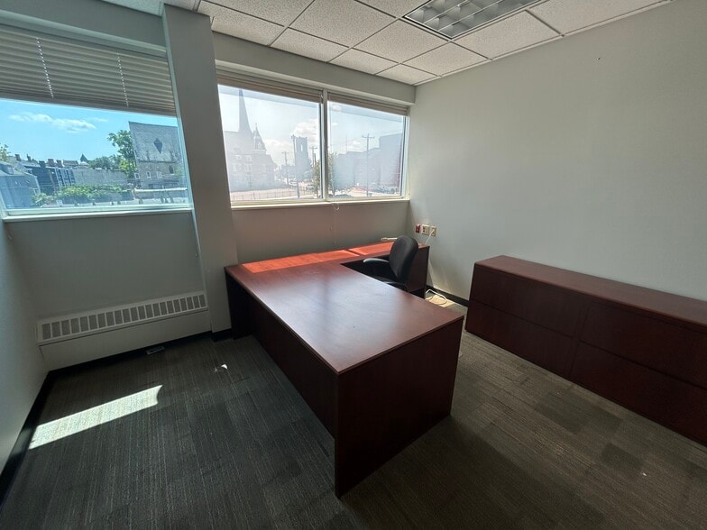 More Photos Of 2800 Gilbert Ave, Cincinnati Office For Sale