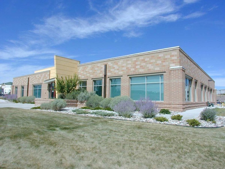 More Photos Of 7241 S Fulton St, Englewood Light Distribution For Sale