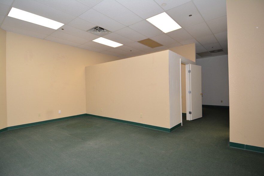 More Photos Of 11990 Heritage Oak Pl, Auburn Office For Lease