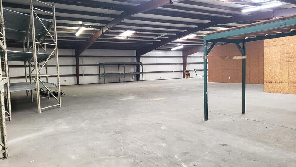 More Photos Of 616 S Broadway St, Mccomb Freestanding For Sale
