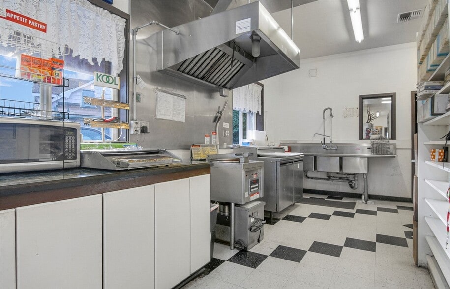 More Photos Of 17490 W Shelton Matlock Rd, Matlock Convenience Store For Sale