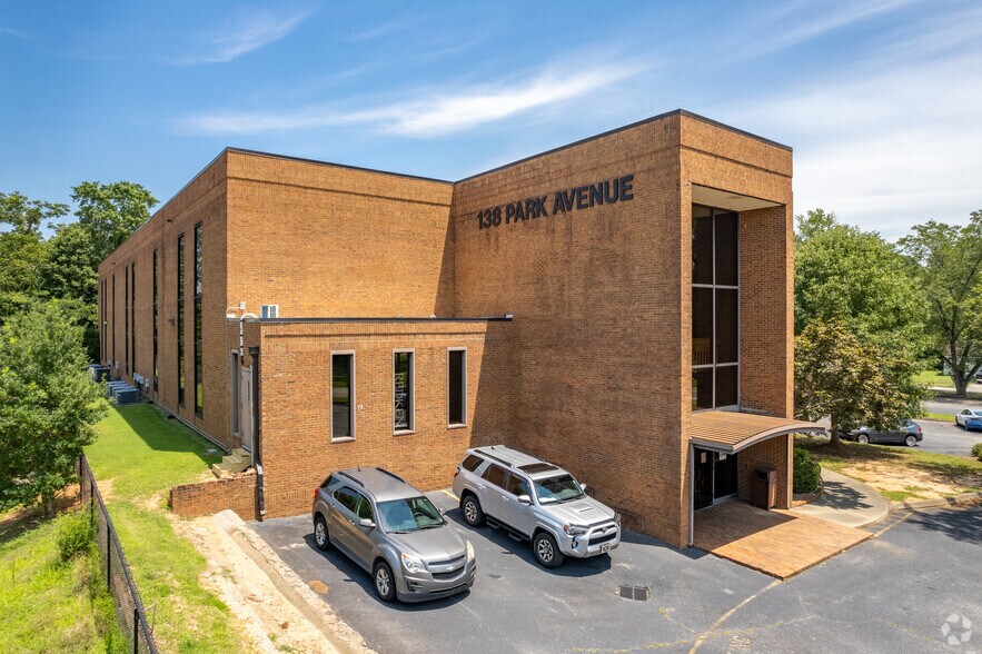 Primary Photo Of 138 Park Ave, Winder Medical For Lease