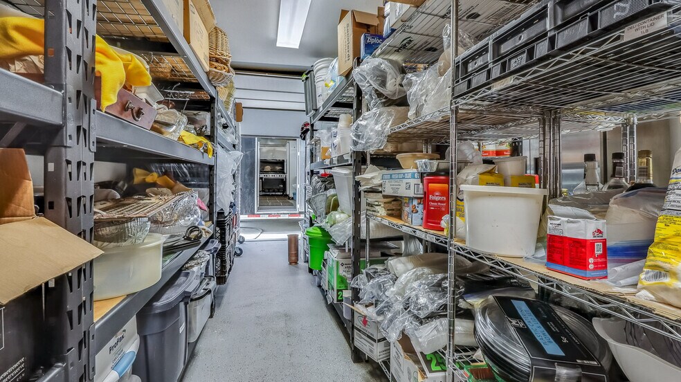 More Photos Of 1114 Bluebird rd, Eagle River Bar For Sale