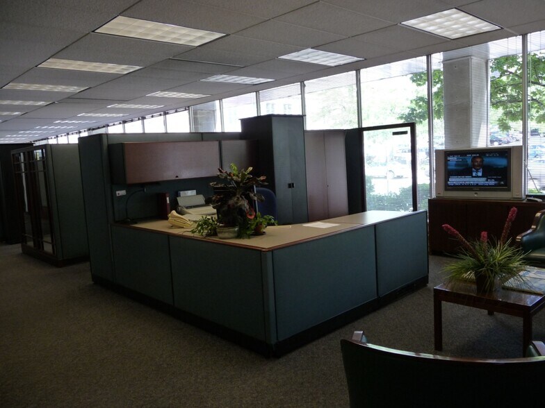 More Photos Of 615 E Michigan St, Milwaukee Office For Sale