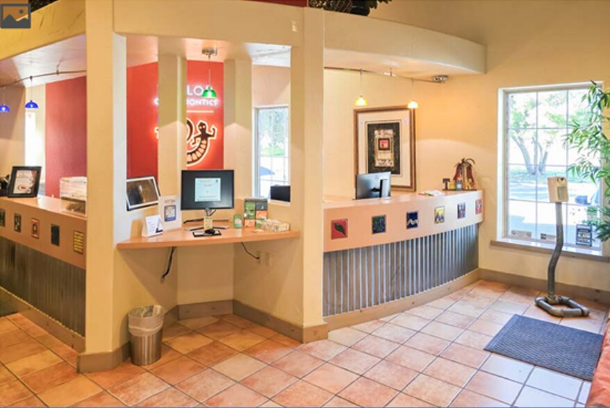 More Photos Of 200 W Wilshire Blvd, Roswell Medical For Sale