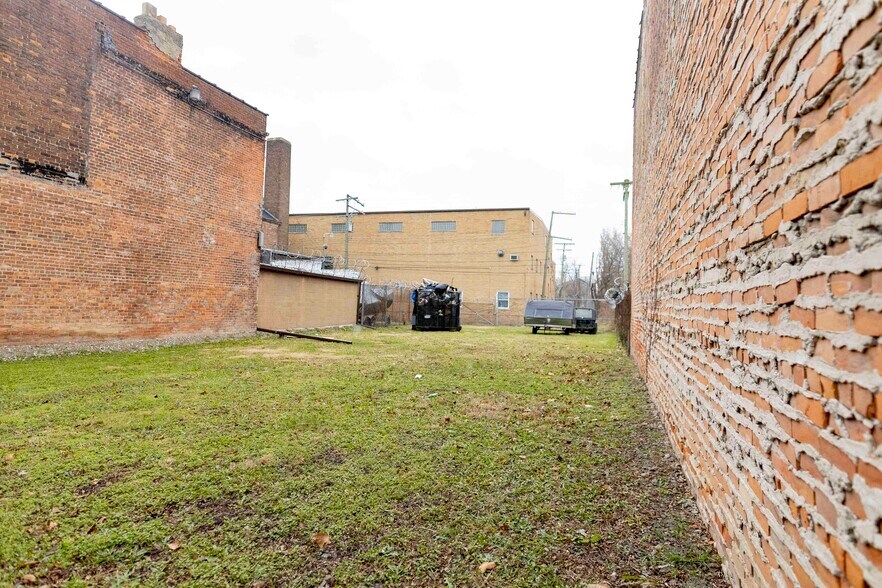 More Photos Of 14536 E Jefferson Ave, Detroit Storefront Retail Residential For Sale