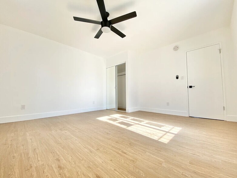 More Photos Of 1934-1936 New England St, Los Angeles Apartments For Sale