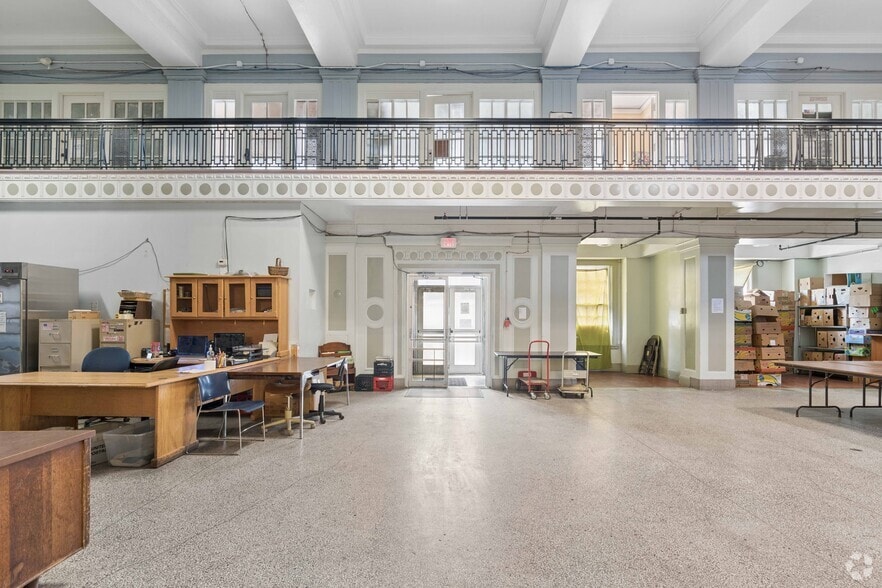 More Photos Of 1411 Locust St, Saint Louis Shelter For Sale