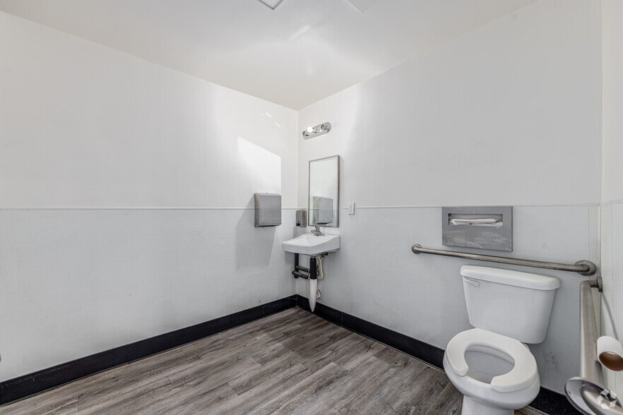 More Photos Of 10338 Rush St, South El Monte Warehouse For Lease