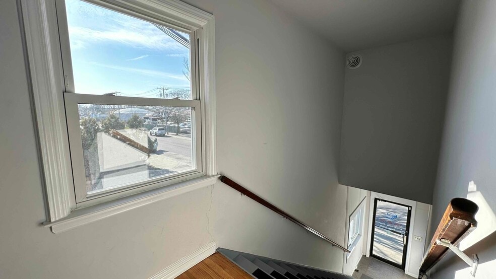More Photos Of 501-509 Hicksville Rd, Massapequa Loft Creative Space For Lease