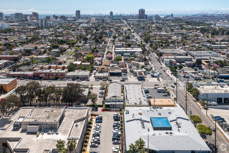 More Photos Of 439 W Anaheim St, Long Beach Freestanding For Sale