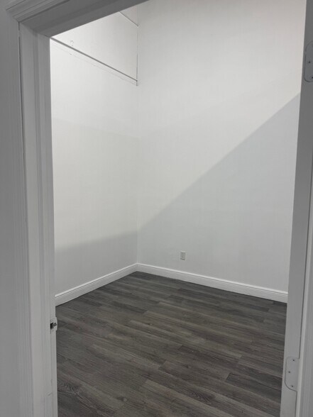 More Photos Of 3916 N 29th Ave, Hollywood Manufacturing For Lease