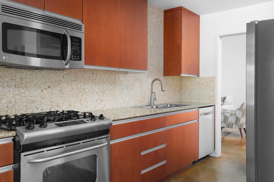 More Photos Of 900 W North Loop Blvd, Austin Loft Creative Space For Sale