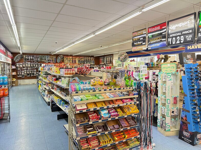 More Photos Of 1212 HWY 70 E, Okeechobee Convenience Store For Sale