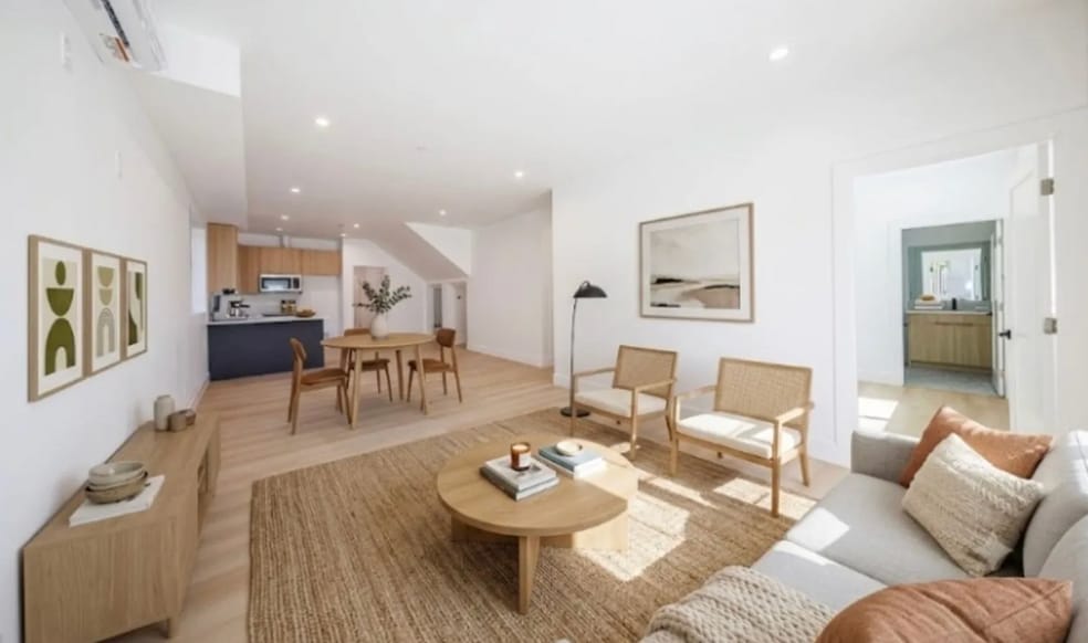 More Photos Of 1330 S Longwood Ave, Los Angeles Apartments For Sale