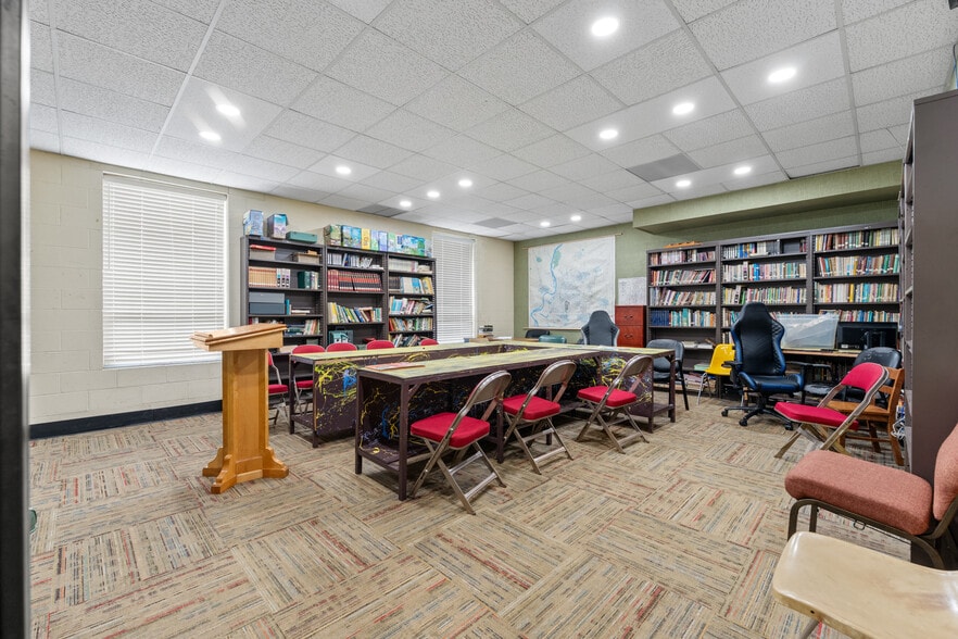 More Photos Of 3411 Covington Pike, Memphis Religious Facility For Sale