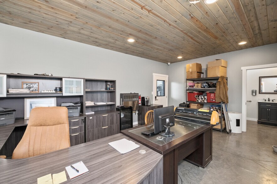 More Photos Of 815 N Main St, Mount Crawford Auto Repair For Sale