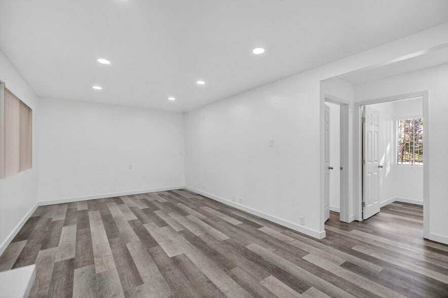 More Photos Of 5897 Pony Express Trl, Pollock Pines Office For Sale