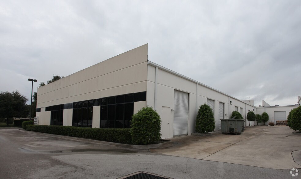 Primary Photo Of 200 Business Park Cir, Saint Augustine Light Distribution For Lease