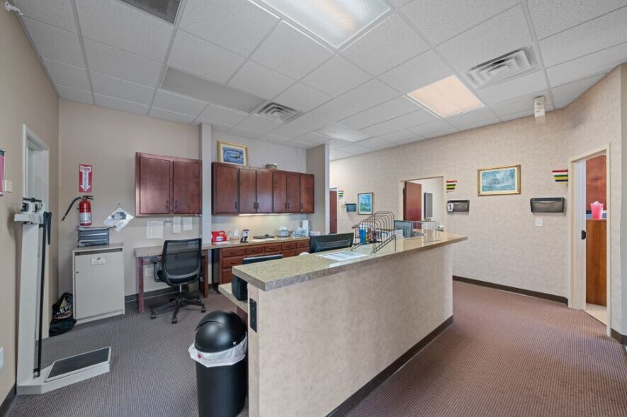 More Photos Of 781 Weatherly Dr, Clarksville Medical For Sale