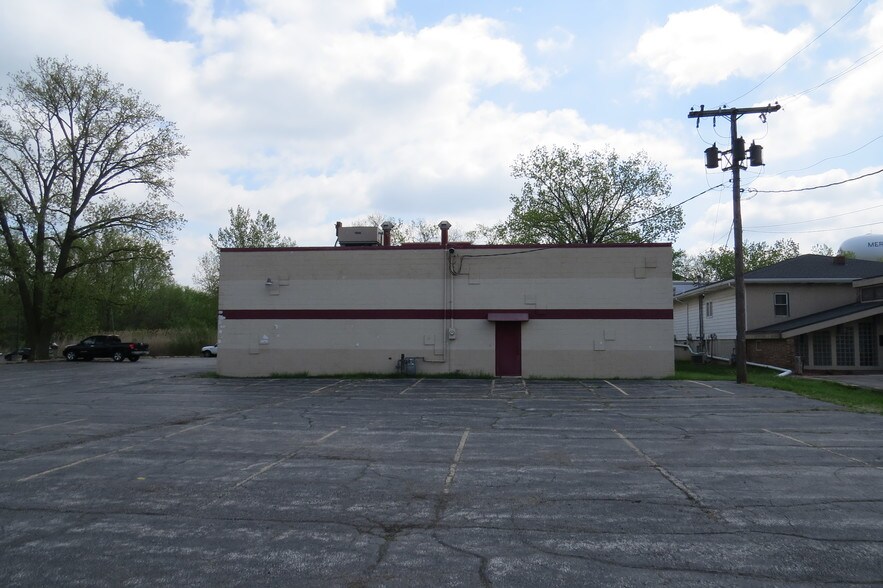 More Photos Of 7897 Taft St, Merrillville Warehouse For Lease
