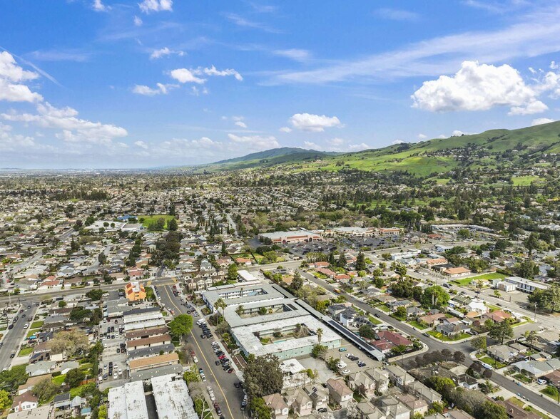 More Photos Of 256 La Pala Dr, San Jose Apartments For Sale