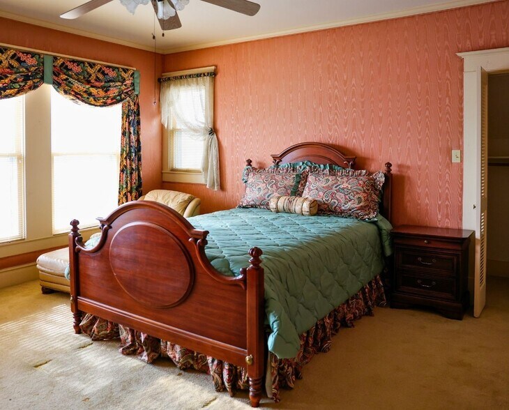 More Photos Of 802 S 37th St, Temple General Retail For Sale