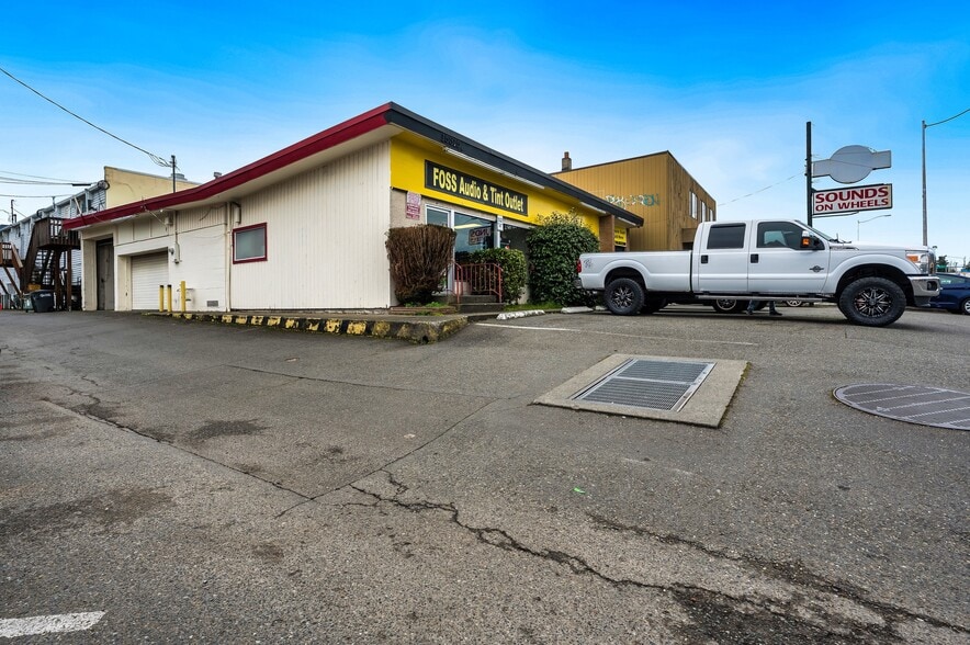 More Photos Of 15315 1st Ave S, Burien Auto Repair For Sale