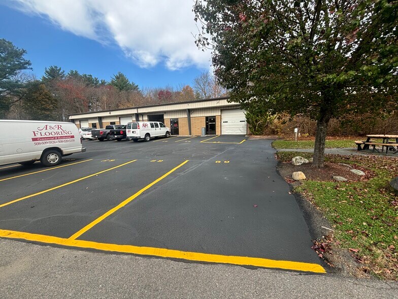 More Photos Of 110 Elm St, Bridgewater Warehouse For Lease