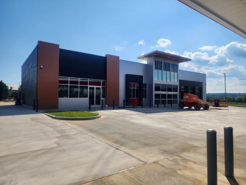 Primary Photo Of 1010 Academy Dr, Bessemer General Retail For Lease