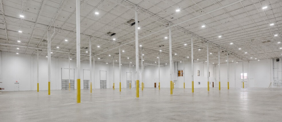 More Photos Of 3900 Benbrook Blvd, Fort Worth Warehouse For Sale