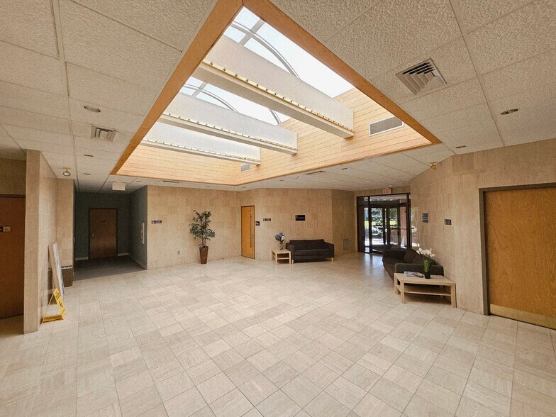 More Photos Of 1815 Schadt Ave, Whitehall Medical For Lease