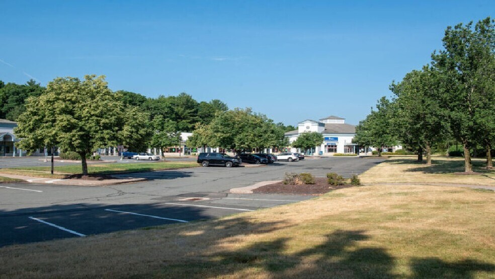 More Photos Of 555 Day Hill Rd, Windsor Storefront For Lease